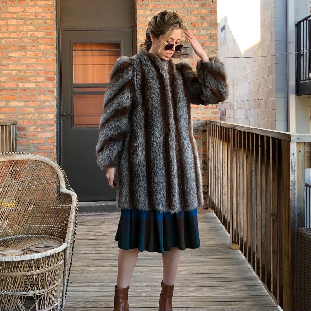 Vintage 80s Outlayers Faux Fur Coat - Picture 7 of 10